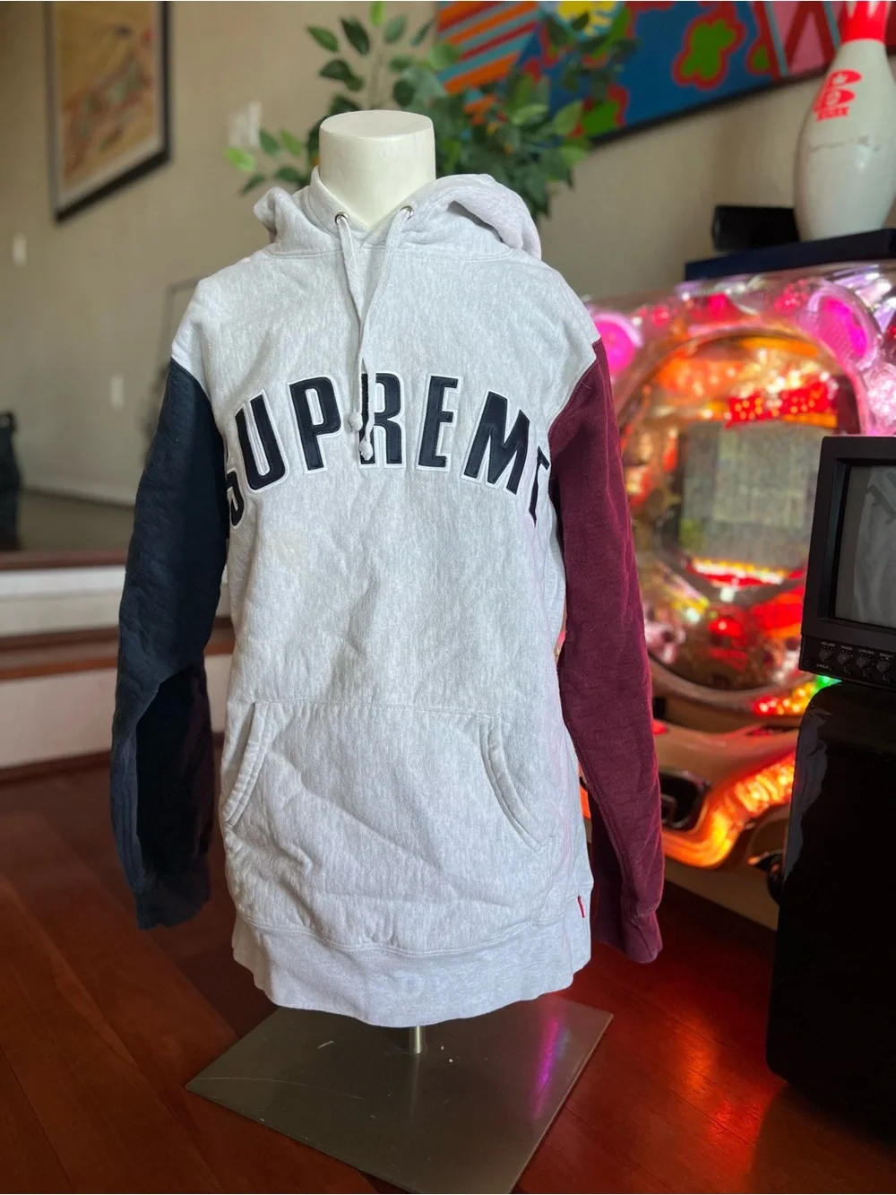 Supreme hoodie